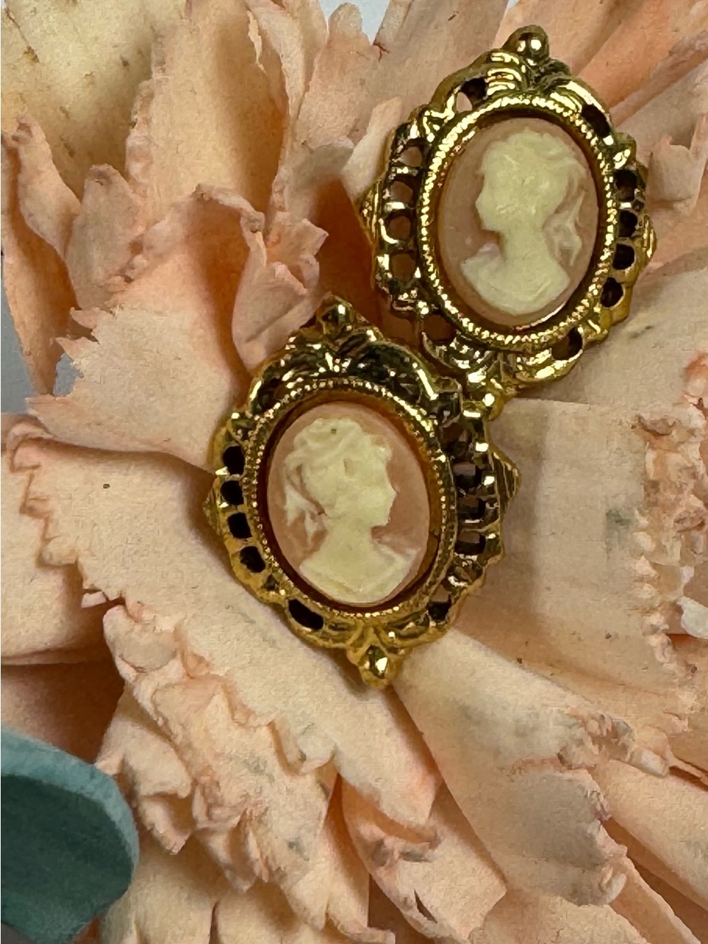Vintage Ornate Gold Tone Cameo Clip-On Earrings